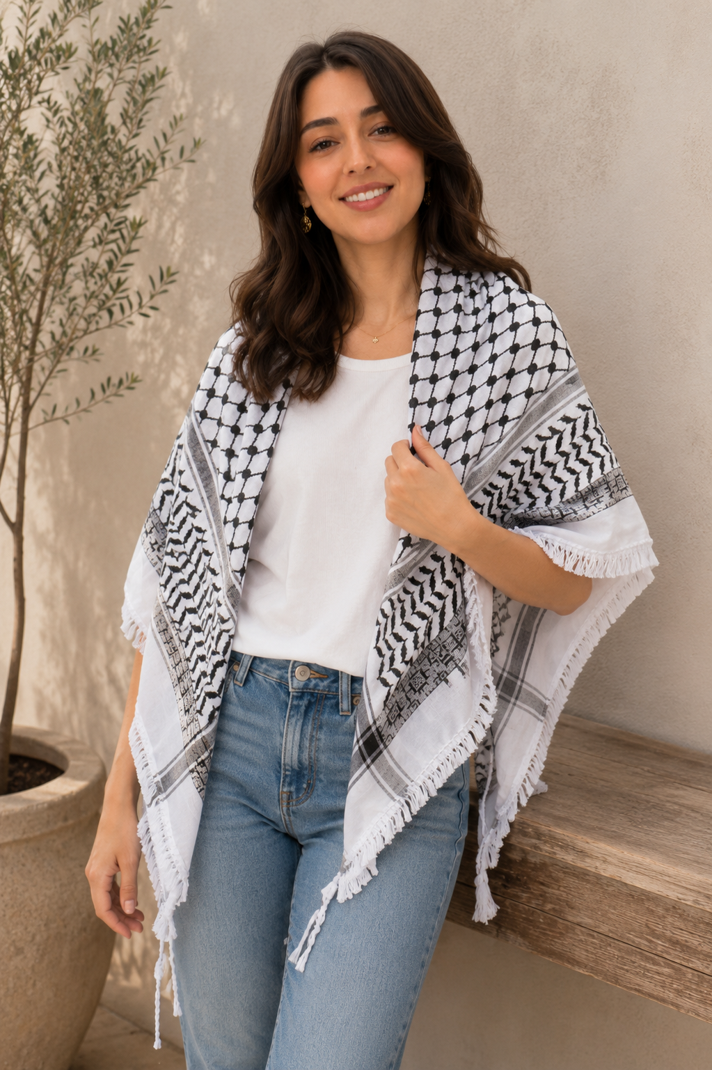 Keffieh blanc et noir brodé argenté et noir – Motifs géométriques